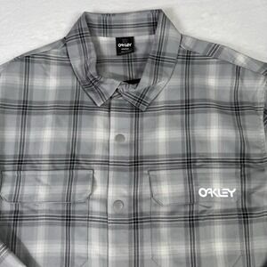 Oakley Tech Shirt Mens Large Shred Woven Hydrolix Cooling Snap UP Logo Heavy NWT
